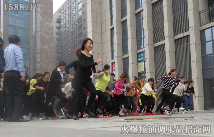 九年火爆 伴我成長